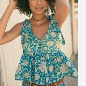 Novella Royale Bonnie Tie Boho Top Blue Floral